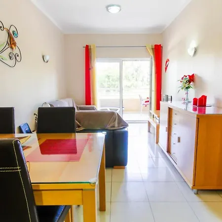 #141 Quinta Da Barracuda C02 Flat By Holidays Apartment *